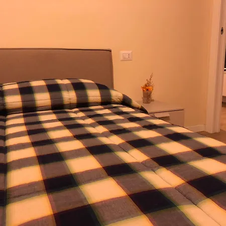 La Piccola Casa Di Sabry Semesterbostad Piacenza